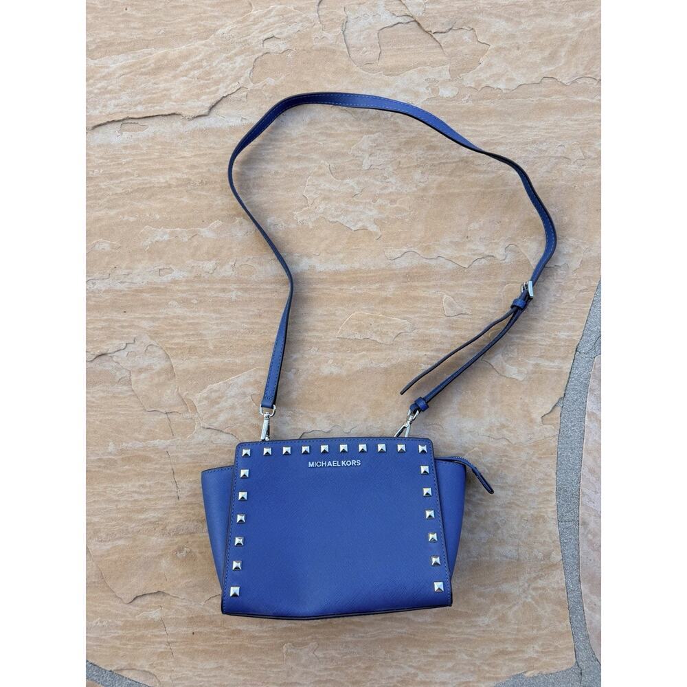 EUC Michael Kors Selma Navy Studed Small Crossbody